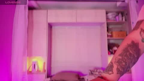         online show from March 4, 11:40 am