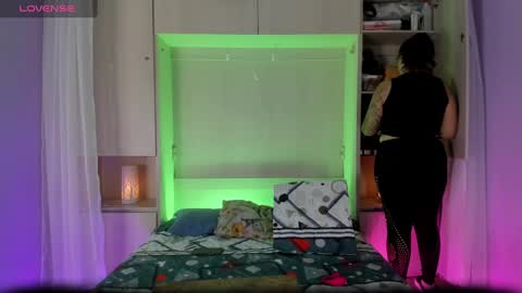         online show from September 29, 11:37 am