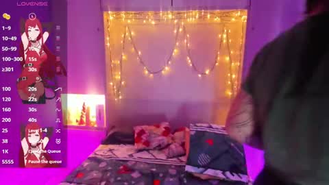         online show from September 30, 11:48 am