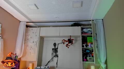         online show from October 9, 11:41 am