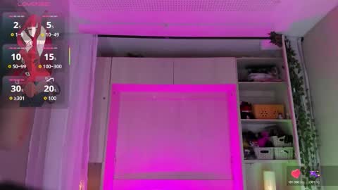         online show from March 30, 11:33 am