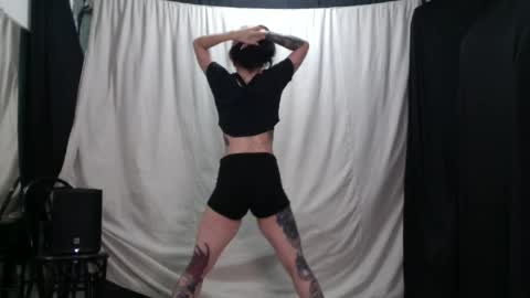 Snapshot of liilith555 chatting on July 10, 5:37 pm liilith555 online show from July 10, 5:37 pm