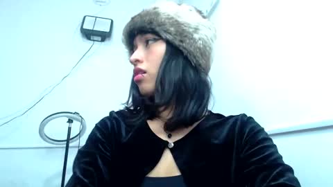Snapshot of liilithstone chatting on May 22, 3:02 am liilithstone online show from May 22, 3:02 am