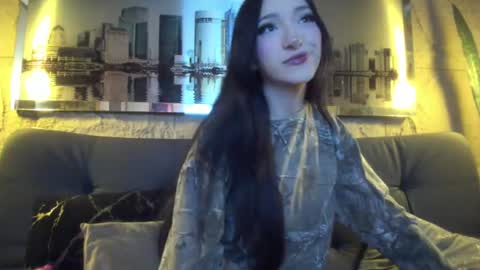 Liilyrose online show from July 27, 3:30 pm