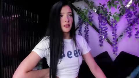Snapshot of liinzy_rouse chatting on March 10, 3:39 pm Brittany online show from March 10, 3:39 pm
