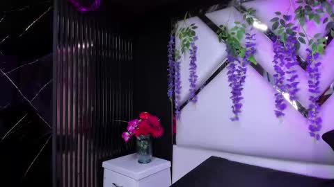 Snapshot of liinzy_rouse chatting on March 11, 7:53 pm Brittany online show from March 11, 7:53 pm
