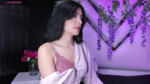 Snapshot of liinzy_rouse chatting on March 18, 3:37 pm Brittany online show from March 18, 3:37 pm