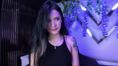 Snapshot of liinzy_rouse chatting on April 18, 5:00 am Brittany online show from April 18, 5:00 am