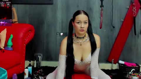 Nini - online show from January 16, 1:15 pm