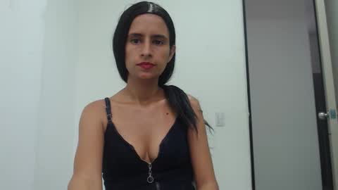 liiz5 online show from December 4, 2:04 pm