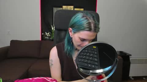 Snapshot of lika_haris chatting on September 21, 2:40 pm Lika online show from September 21, 2:40 pm