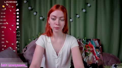 Snapshot of lika_moon chatting on December 19, 12:45 am Lika online show from December 19, 12:45 am