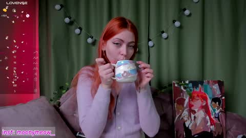 Snapshot of lika_moon chatting on December 21, 1:04 am Lika online show from December 21, 1:04 am