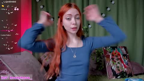 Snapshot of lika_moon chatting on December 30, 3:25 am Lika online show from December 30, 3:25 am