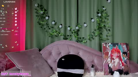 Snapshot of lika_moon chatting on January 21, 5:16 am Lika online show from January 21, 5:16 am