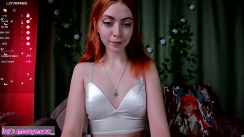 Snapshot of lika_moon chatting on January 29, 7:57 am Lika online show from January 29, 7:57 am