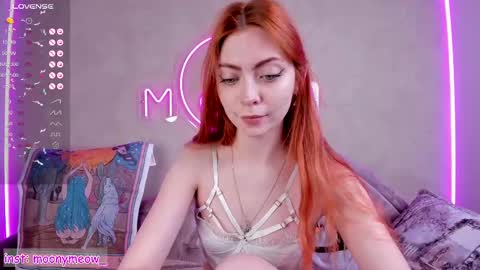 Snapshot of lika_moon chatting on March 5, 5:07 am Lika online show from March 5, 5:07 am