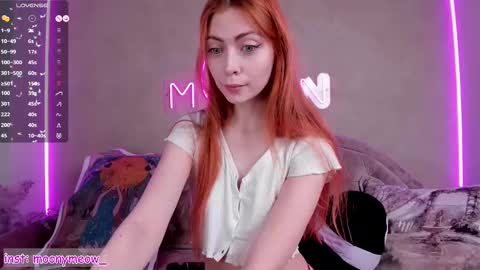 Snapshot of lika_moon chatting on March 12, 4:41 am Lika online show from March 12, 4:41 am