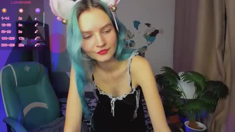 Snapshot of lika_sky chatting on November 13, 4:06 pm lika_sky online show from November 13, 4:06 pm