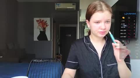 Call me Anna online show from January 28, 2:43 am