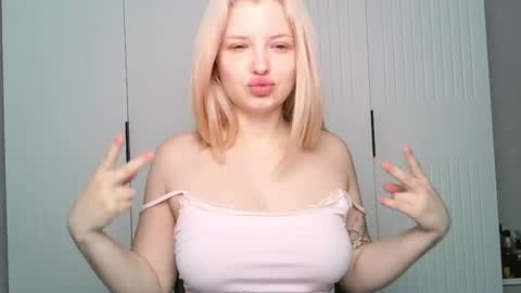 Snapshot of like_sun chatting on July 2, 3:45 am Call me Anna online show from July 2, 3:45 am
