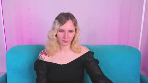 likilip online show from November 26, 2:01 am