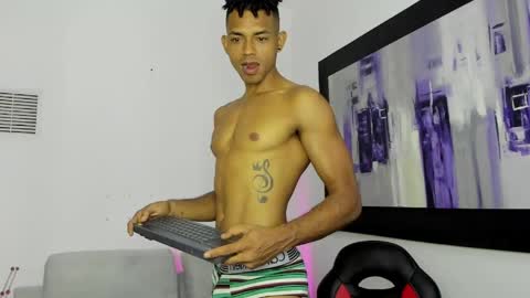 Snapshot of lil___king chatting on April 15, 3:08 pm Lil KIng online show from April 15, 3:08 pm