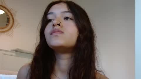 Snapshot of lil_angel7 chatting on December 3, 10:18 pm lil angel7 online show from December 3, 10:18 pm