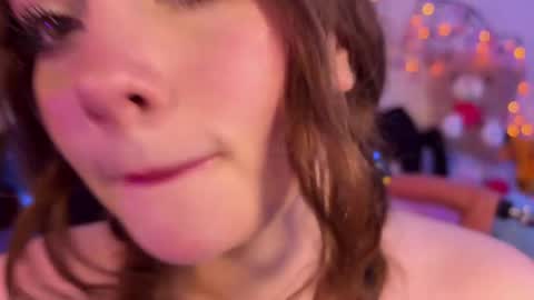 Snapshot of lil_belaa chatting on May 16, 12:37 pm Lil belaa online show from May 16, 12:37 pm
