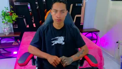 lil online show from August 4, 12:41 pm