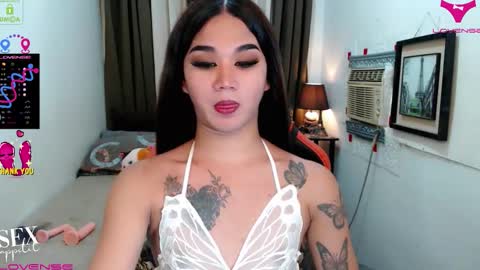 Snapshot of lil_fantacy chatting on November 7, 1:49 am LILY online show from November 7, 1:49 am