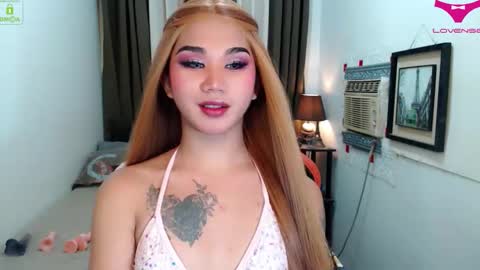 Snapshot of lil_fantacy chatting on November 10, 8:02 am LILY online show from November 10, 8:02 am