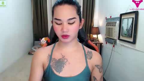 Snapshot of lil_fantacy chatting on November 12, 8:37 am LILY online show from November 12, 8:37 am