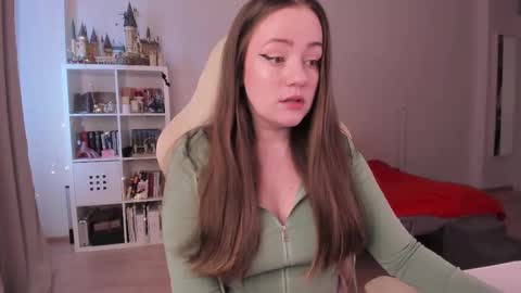 Snapshot of lil_happiness chatting on September 25, 1:37 pm for free registration 3 online show from September 25, 1:37 pm