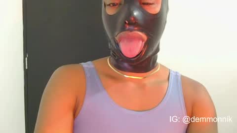 Snapshot of lil_ith chatting on June 20, 7:55 am Lilith online show from June 20, 7:55 am