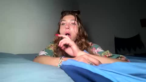 Snapshot of lil_luca chatting on June 1, 3:03 pm lil_luca online show from June 1, 3:03 pm