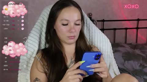 Snapshot of lil_luna_x chatting on September 15, 8:53 pm little moon online show from September 15, 8:53 pm