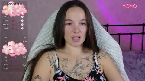 Snapshot of lil_luna_x chatting on October 5, 5:55 pm little moon online show from October 5, 5:55 pm