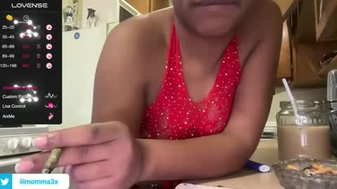 MOMMA LUV online show from December 5, 2:11 pm