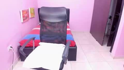 lil_mommy_slut online show from November 10, 11:53 am