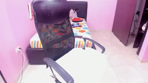 lil_mommy_slut online show from November 18, 11:58 am