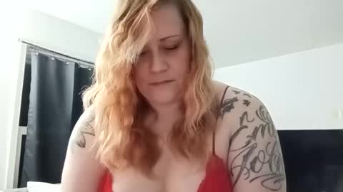Snapshot of lil_nelli8 chatting on April 22, 8:06 am lil_nelli8 online show from April 22, 8:06 am