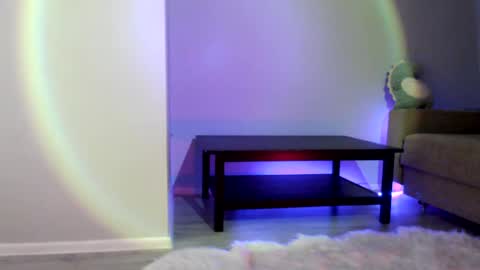 INST Lil happines s online show from March 4, 10:13 am