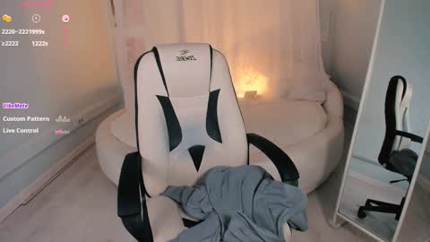  YOUR LIL STEPHANIE  online show from October 24, 1:29 pm