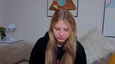 Emma online show from March 26, 1:22 am