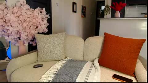 Snapshot of lil_vivien chatting on June 19, 5:45 am missy online show from June 19, 5:45 am