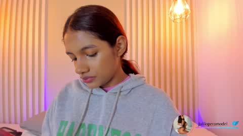 L I L A   online show from November 22, 4:00 am