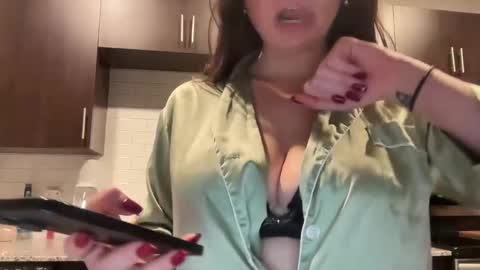 Snapshot of lila_davidson chatting on January 25, 2:15 am lila_davidson online show from January 25, 2:15 am