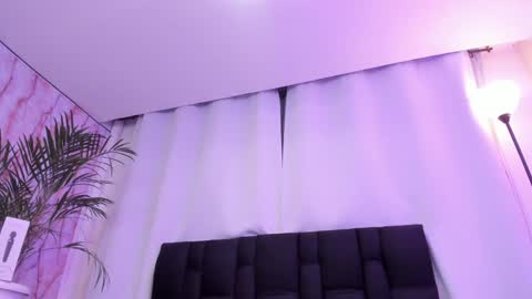 Snapshot of lila_elliot chatting on January 27, 11:22 pm Lila online show from January 27, 11:22 pm