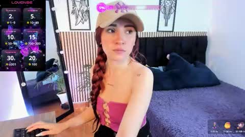 Snapshot of lila_elliot chatting on September 16, 7:37 pm Lila online show from September 16, 7:37 pm